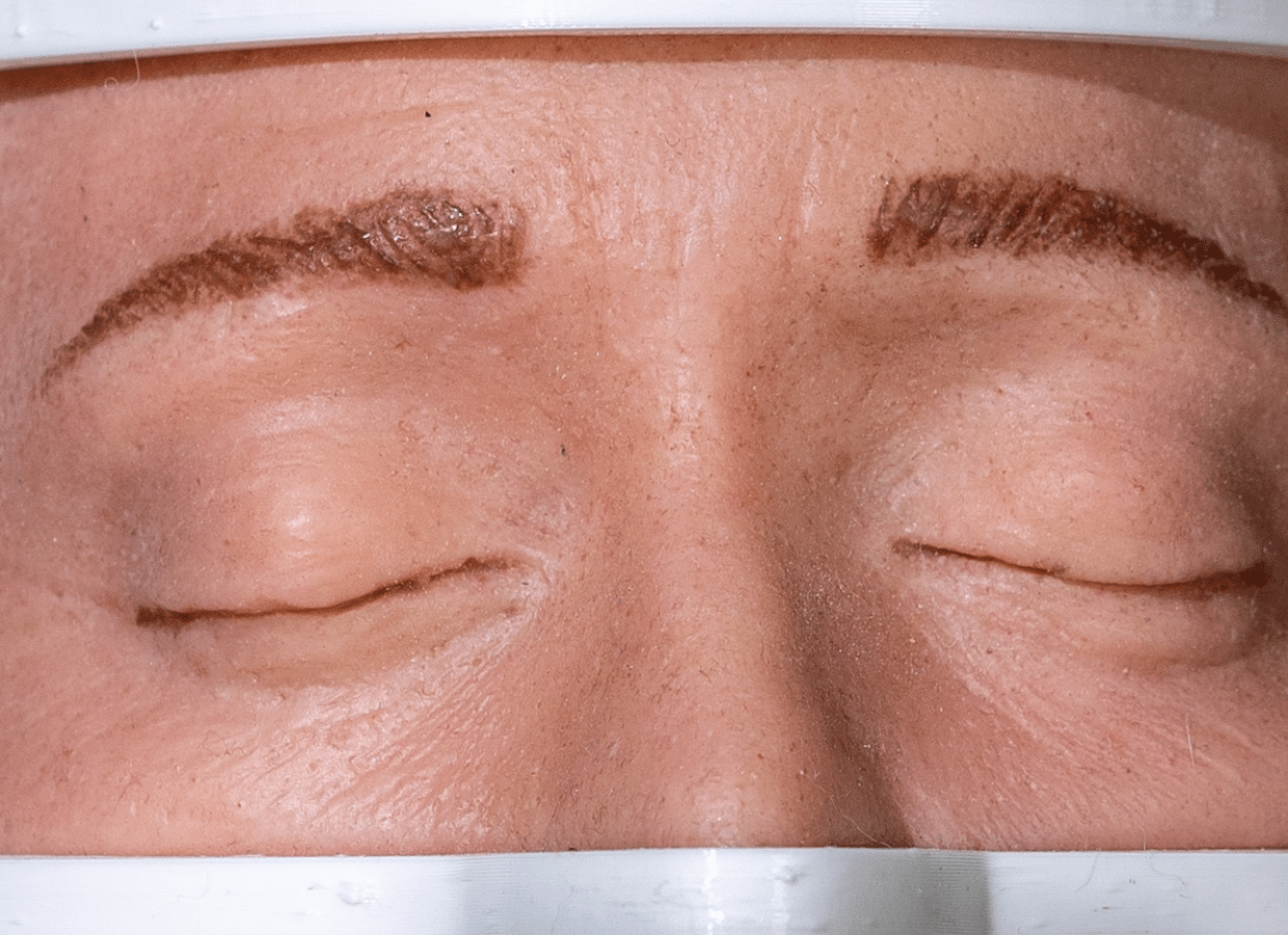 maniqui-de-ojos-realista-para-practicas-medicas-realmedsimulators